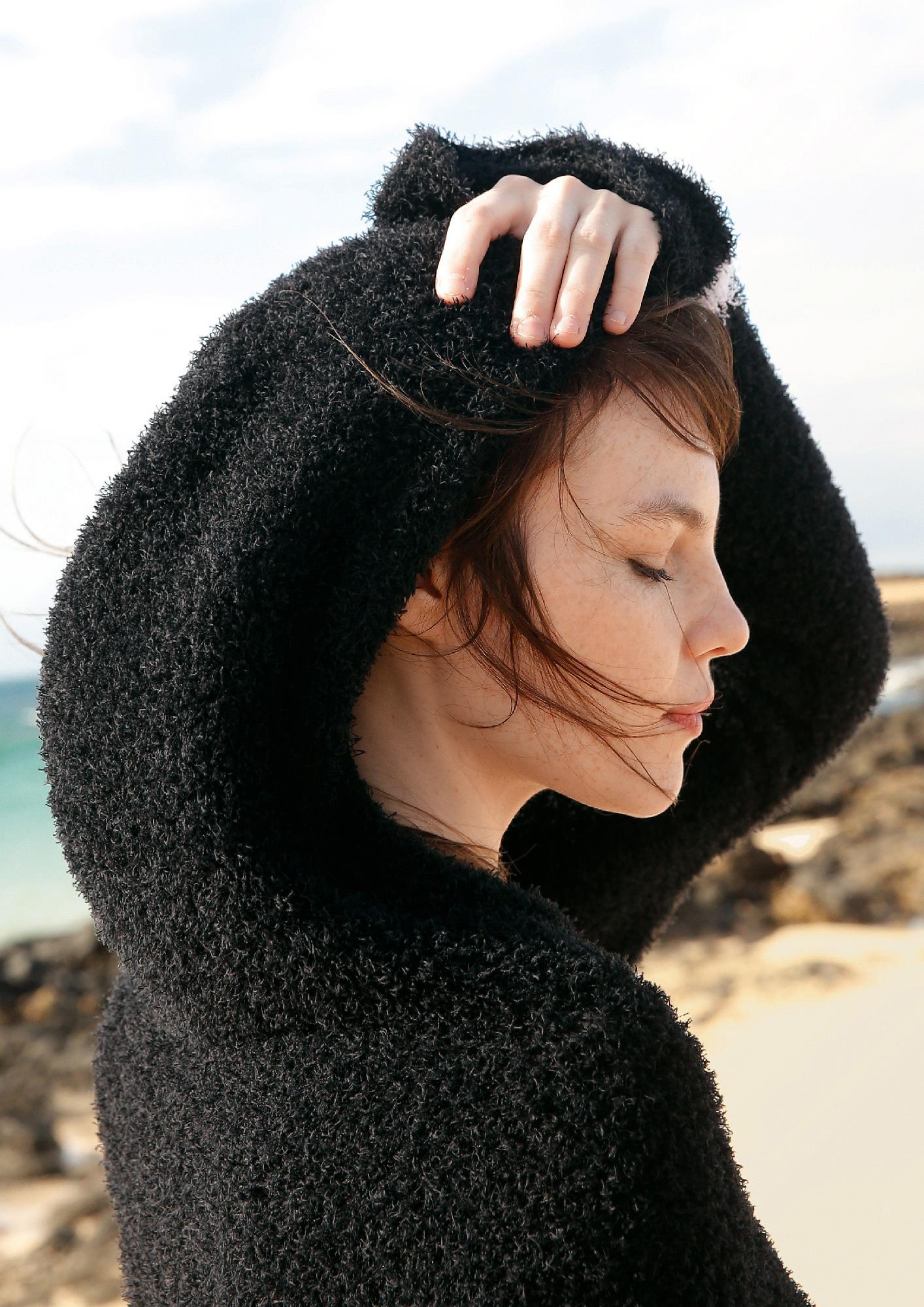 Strickanleitung - Kurzer, weiter Kapuzenpullover - Rebecca - Online.de