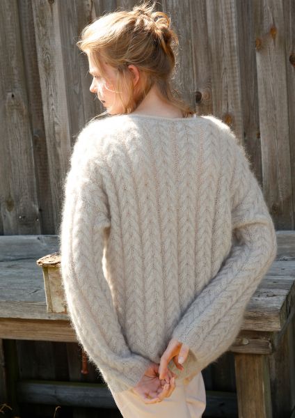 Pullover mit Zöpfen