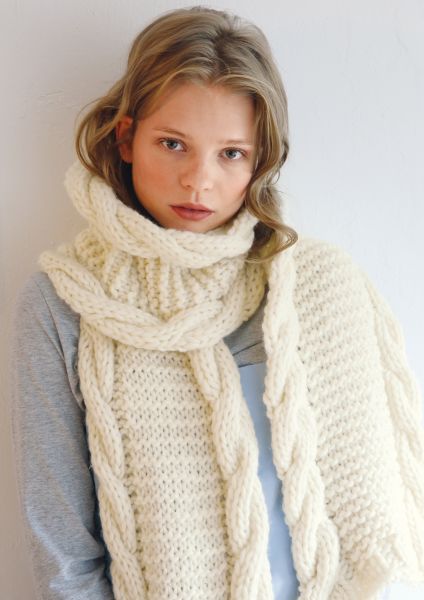 Thick cable scarf