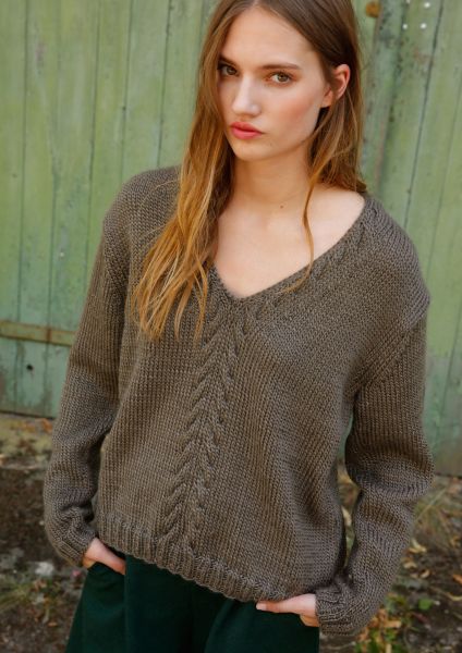 Knit pattern – V-neck jumper