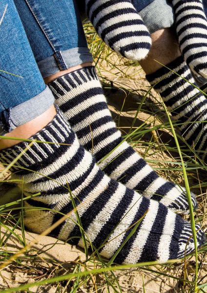 Anleitung Maritim-geringelte Socken für Damen