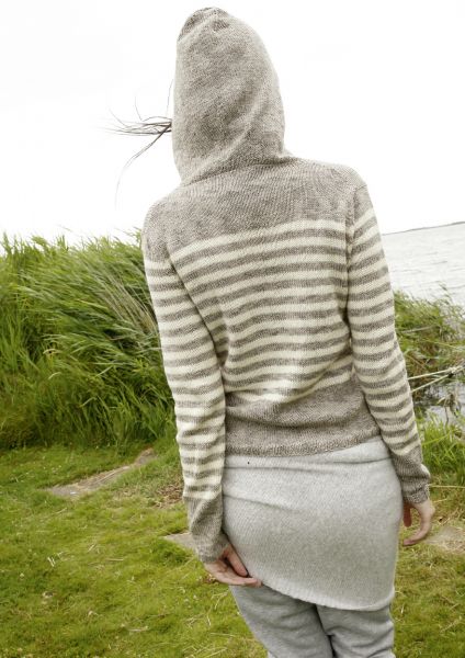 Whorly pattern jumper with hood