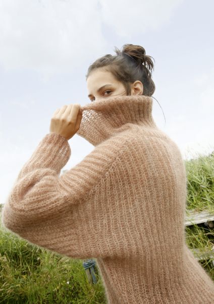 Loose fitting patent jumper